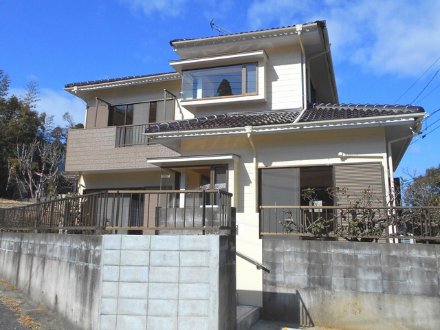 一宮町一宮　４LDK＋WIC 二階建中古住宅